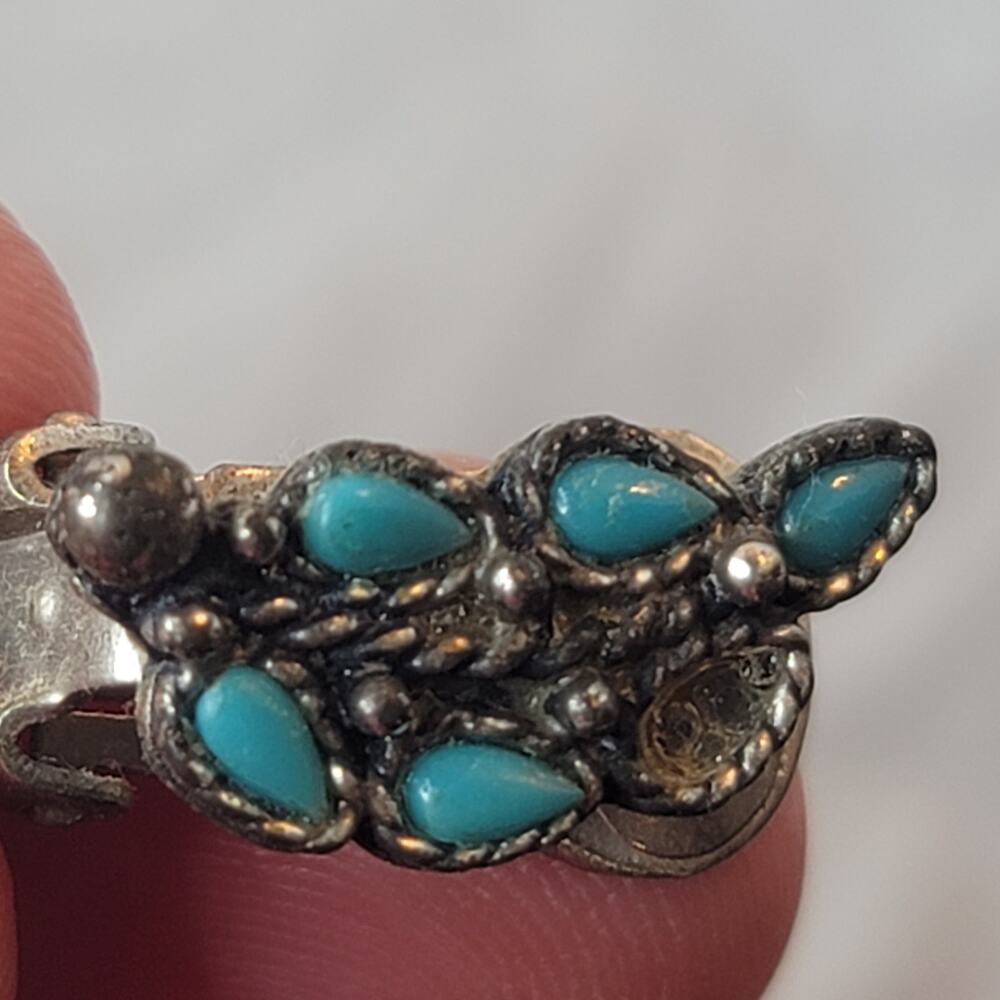 Faux turquoise silvertone sweater double clip missing one stone